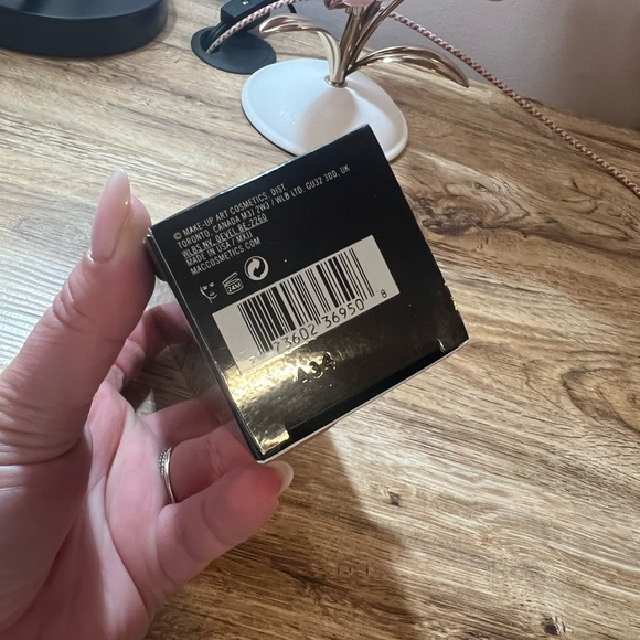 MAC COSMETICS • PREP + PRIME FIX+ • COCONUT SETTING SPRAY - Picture 5 of 6